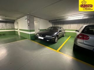 Garaje en venta en Ensanche - Sar en Santiago de Compostela