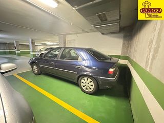 Garaje en venta en Ensanche - Sar en Santiago de Compostela