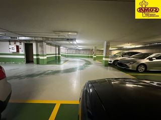 Garaje en venta en Ensanche - Sar en Santiago de Compostela