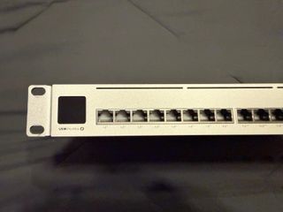 Ubiquiti UniFi USW-Pro-Max-24-PoE | 24-Port 2.5G