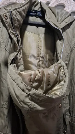 Abrigo premamá y porteo verde