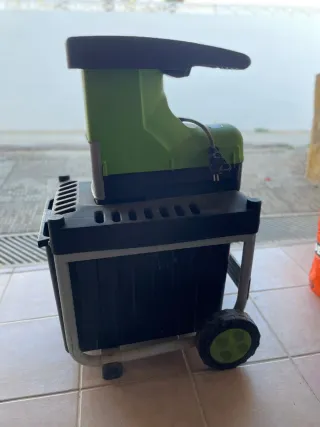 Trituradora de ramas eléctrica