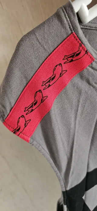 Camiseta DC-10 Ibiza Gris y Roja