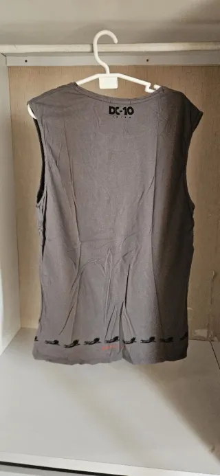 Camiseta DC-10 Ibiza Gris y Roja