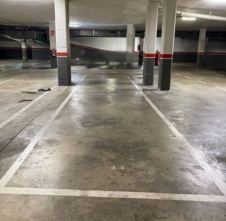 Garaje en venta en La Roureda en Viladecans