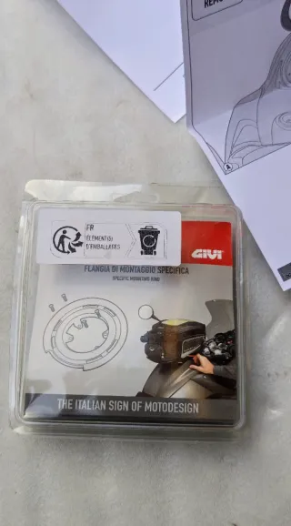 Flangia borsa Kawasaki GIVI Tank Lock BF29