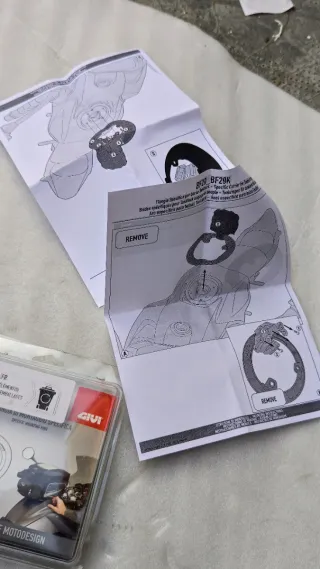 Flangia borsa Kawasaki GIVI Tank Lock BF29