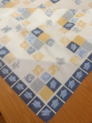 Mantelería 12 cubiertos tela beige y azul