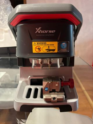 Maquina para cortar llaves, modelo XP 005 Dolphin