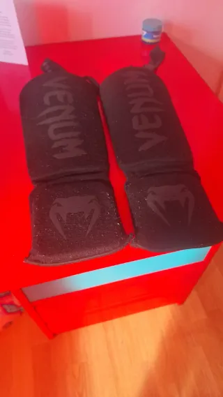 Espinilleras Venum Tela Muay Thai Kick Boxing