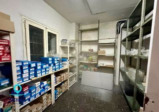 Local comercial en venta en Singuerlín - Can Franquesa - Les Oliveres en Santa Coloma de Gramanet