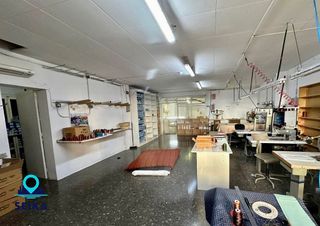 Local comercial en venta en Singuerlín - Can Franquesa - Les Oliveres en Santa Coloma de Gramanet