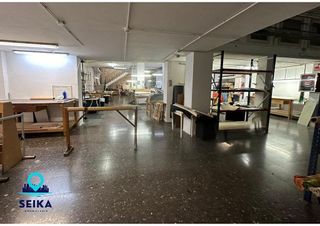 Local comercial en venta en Singuerlín - Can Franquesa - Les Oliveres en Santa Coloma de Gramanet