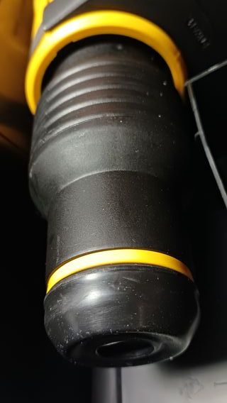 Martillo demoledor Dewalt D25481K con maletín