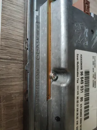 Pantalla LCD Peugeot 407 Estropeada