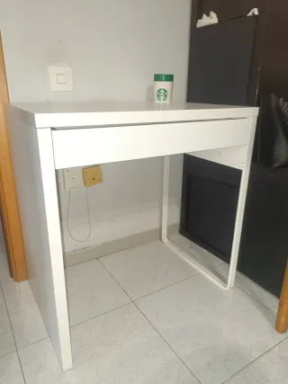 Escritorio blanco 73x50cm + Silla