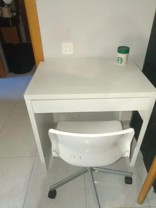 Escritorio blanco 73x50cm + Silla