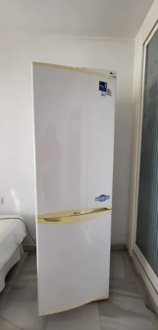 Frigorífico LG con congelador