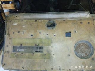 Paneles puertas Nissan Terrano 1