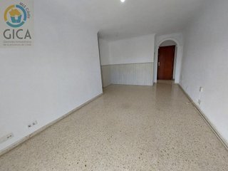 Piso en venta en La Granja-La Colina-Los Pastores en Algeciras