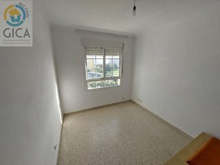 Piso en venta en La Granja-La Colina-Los Pastores en Algeciras