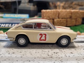 Coche de slot Scalextric SEAT 850 Coupé TC