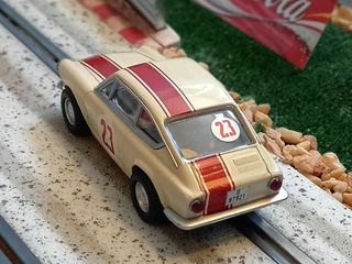 Coche de slot Scalextric SEAT 850 Coupé TC