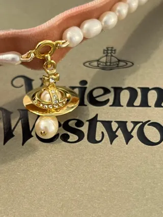 Collar Vivienne Westwood perlas y oro