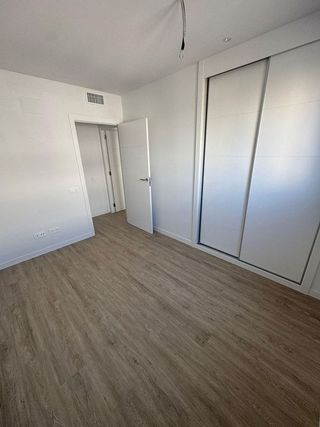 Piso en alquiler en Paus - Poligono San Blas en Alicante