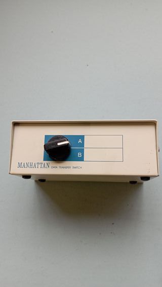 Manhattan Data Transfer Switch + 1 Cavo