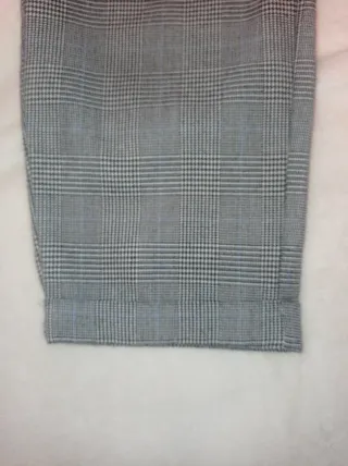 Pantalón fino cuadros inglés gris