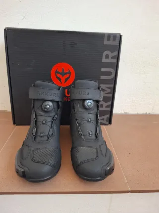 Botas Moto ARMURE Negras Poco Uso N42