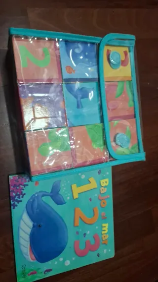 Puzzle de cubos y libro infantil