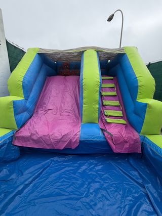 Castillo hinchable acuático con piscina