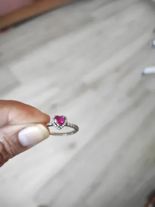 Anillo Pandora Corazón Rosa fuerte. Es talla 52.