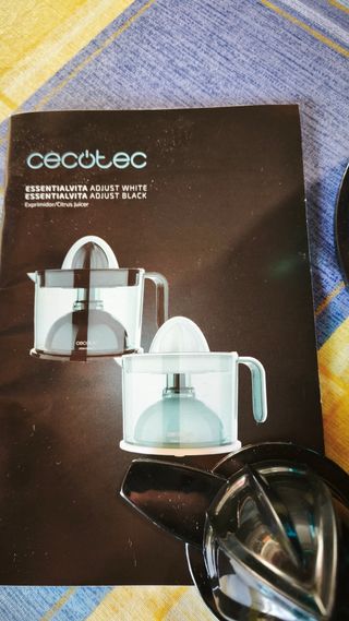 Exprimidor eléctrico Cecotec.