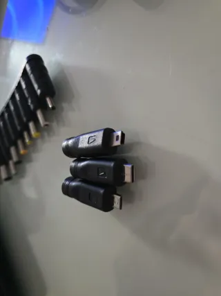 Cargador Universal Portátil para Ordenador