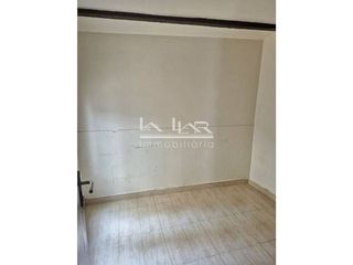 Local comercial en venta en Santa Clara-Caputxins-Hospital en Vic