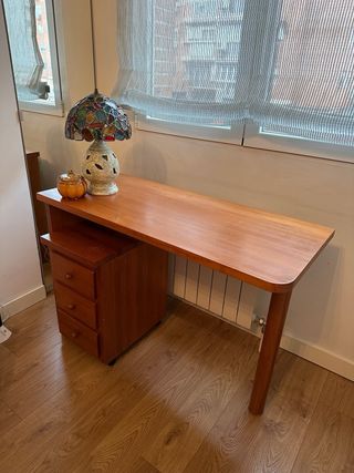 Escritorio madera y mesita 3 cajones