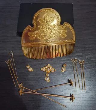 Aderezo infantil oro y perlas