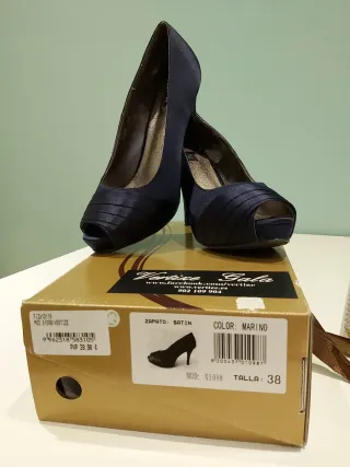 Zapatos de tacón azul marino talla 38