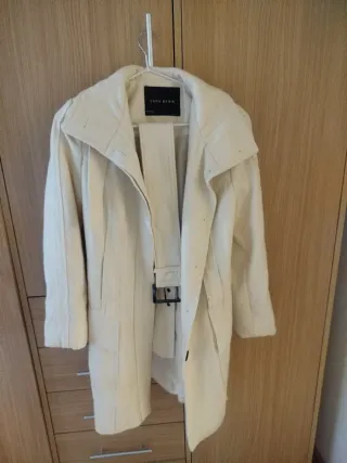 abrigo de paño blanco