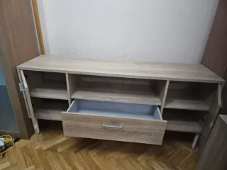 Mueble TV salón/dormitorio madera y metal.