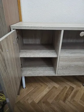 Mueble TV salón/dormitorio madera y metal.