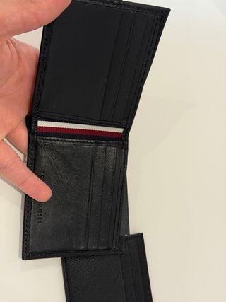 Set Tommy Hilfiger Cartera y Tarjetero Negro