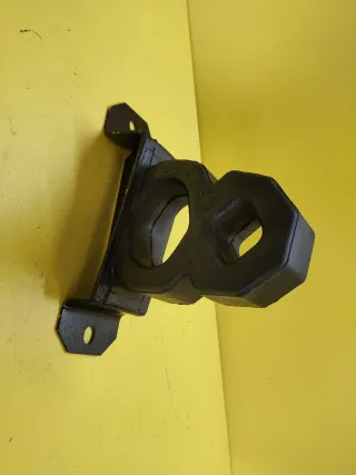 SOPORTE TRASERO BUFFER NISSAN NAVARA PATHFINDER