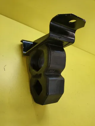 SOPORTE TRASERO BUFFER NISSAN NAVARA PATHFINDER