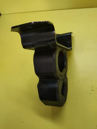 SOPORTE TRASERO BUFFER NISSAN NAVARA PATHFINDER