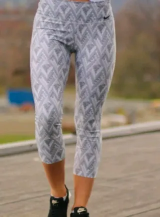 Mallas Nike Power Legend Cropped Gris Talla S