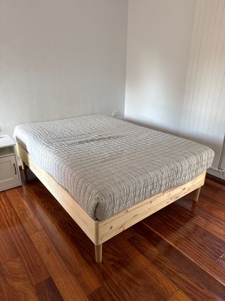 Cama Ikea de madera con colchón